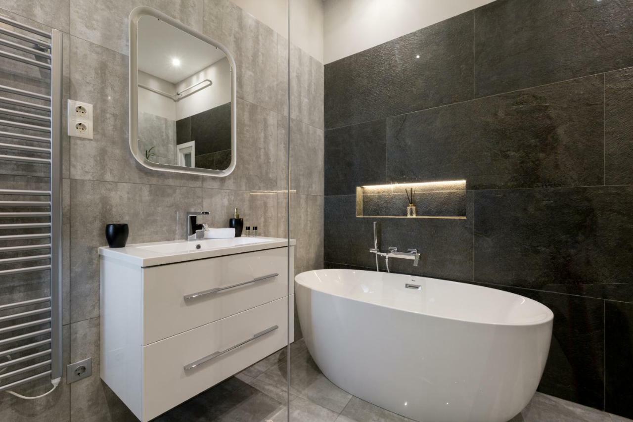 Grand Designer Dream Home In The Center W 3Br/3Bath Budapest Ngoại thất bức ảnh